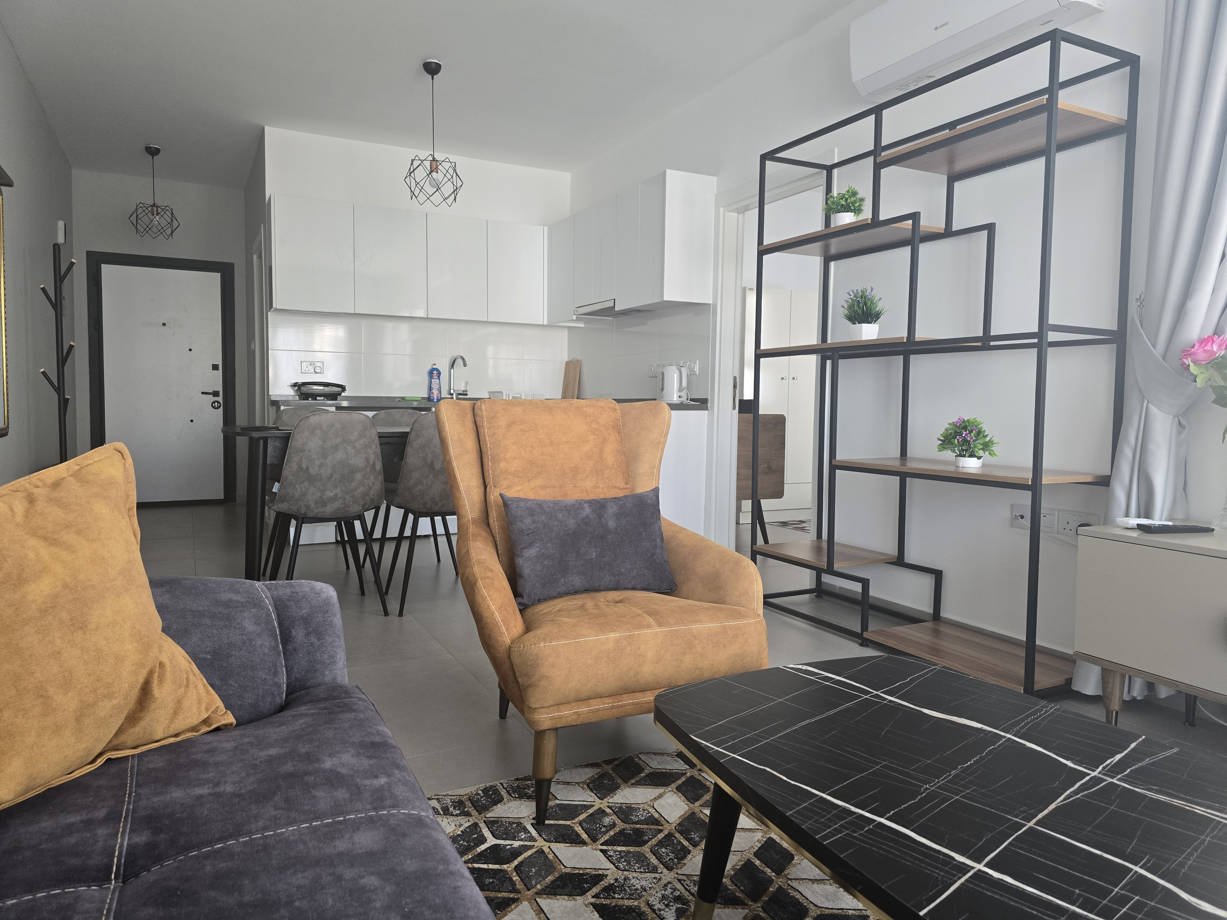 Amelius Luxurious 1-Bedroom Apartment